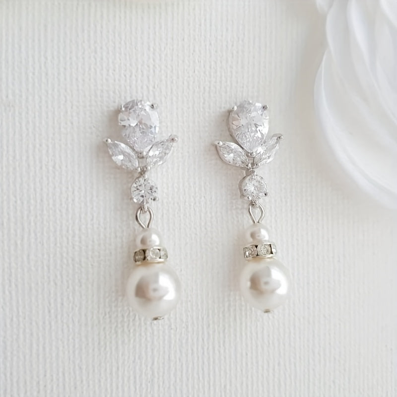 Imitation pearl pendant, shiny zircon inlaid earrings, elegant simple style, exquisite wedding earrings.