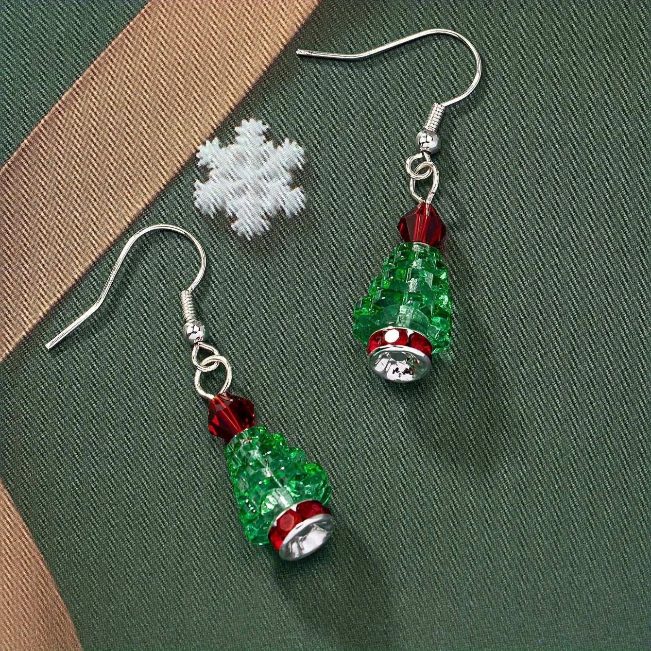 Christmas earrings Christmas tree snowman snowflake design pendant earrings cute party style cute Christmas earrings