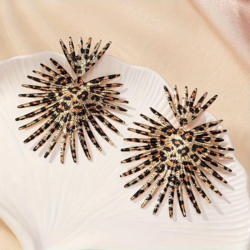 Elegant Vintage Leopard Fan Metal Earrings - Bold Personality with Stainless Steel Studs for Casual Attire or Gift Gifts, Quirky Earrings