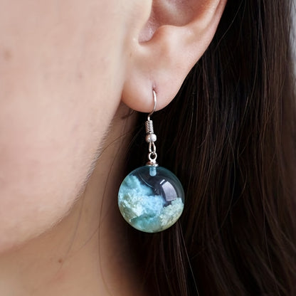 Pendant earrings designed by Blue Sky and White Cloud, elegant and simple style, fashionable holiday earrings.