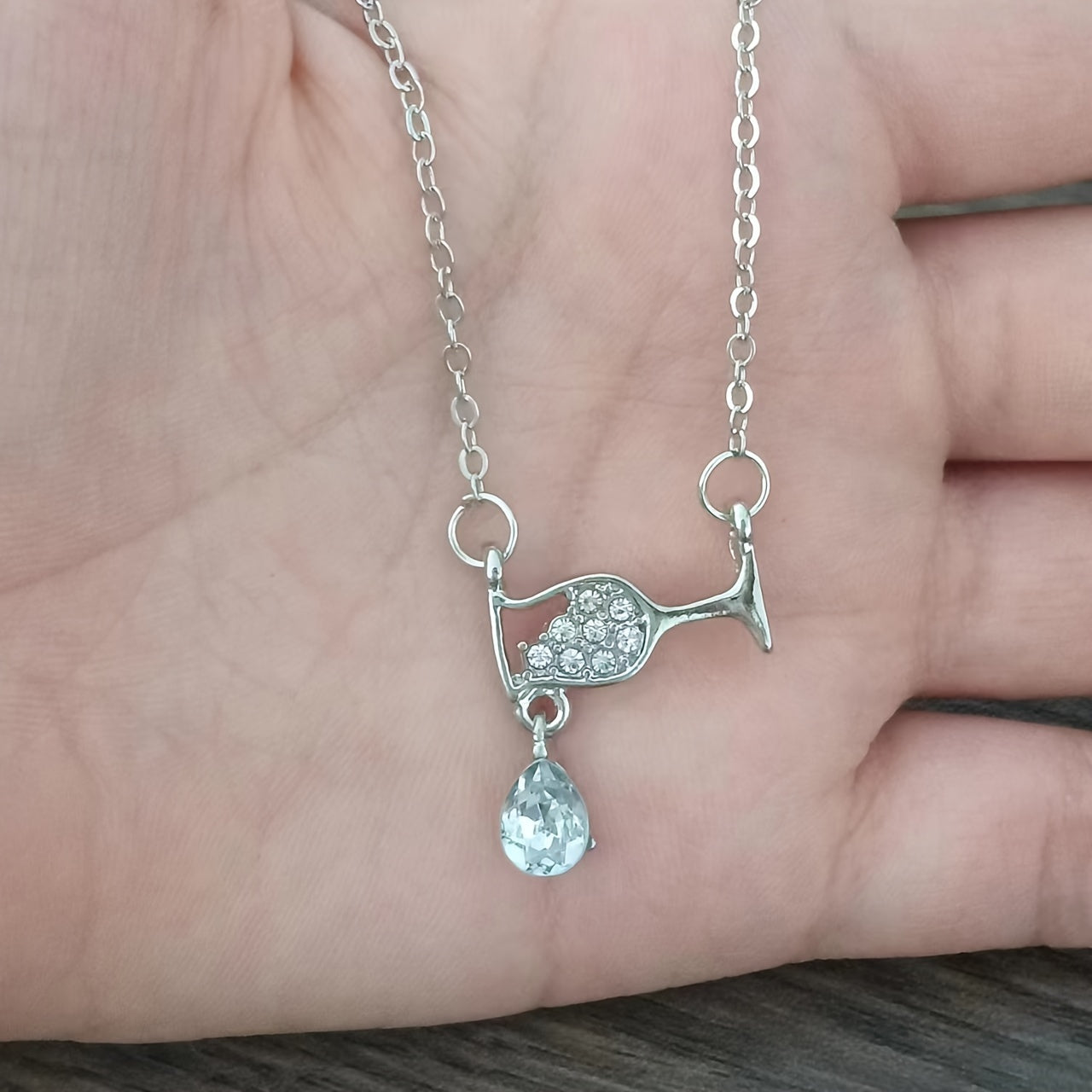 Creative Water Drop Wine Glass Pendant Necklace Vintage Silver Plated Shiny Pendant Necklace Collarbone Chain Jewelry Ladies