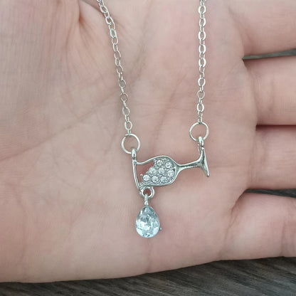Creative Water Drop Wine Glass Pendant Necklace Vintage Silver Plated Shiny Pendant Necklace Collarbone Chain Jewelry Ladies