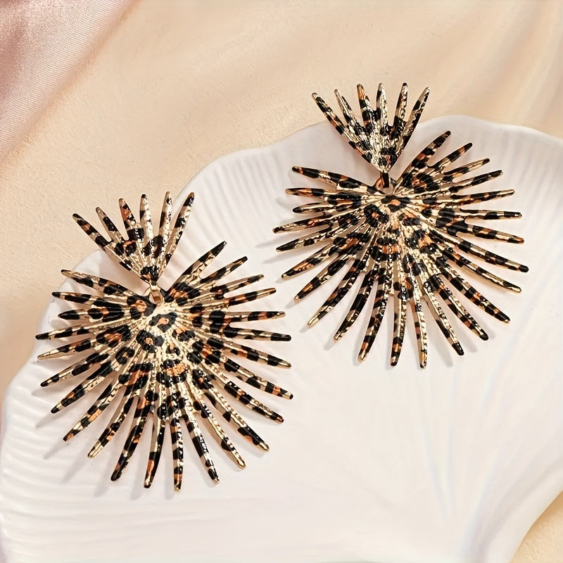 Elegant Vintage Leopard Fan Metal Earrings - Bold Personality with Stainless Steel Studs for Casual Attire or Gift Gifts, Quirky Earrings