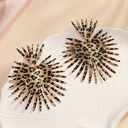 Elegant Vintage Leopard Fan Metal Earrings - Bold Personality with Stainless Steel Studs for Casual Attire or Gift Gifts, Quirky Earrings