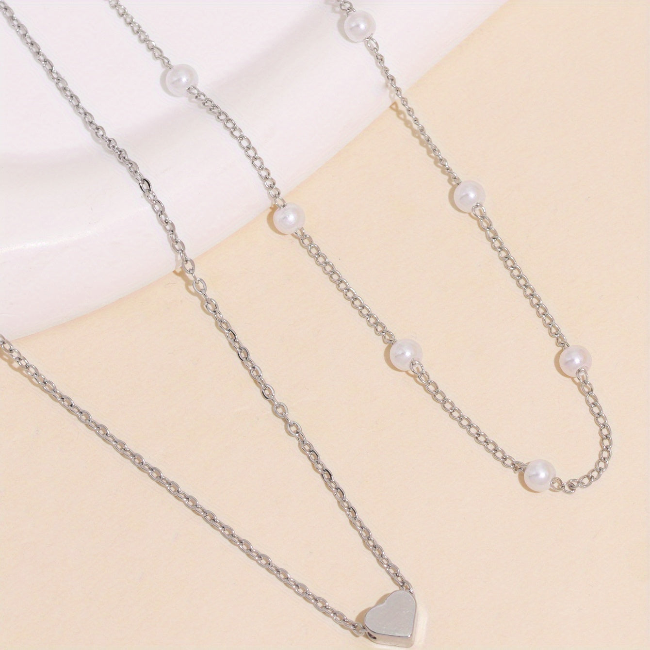 Exquisite Heart Pendant Faux Pearl Collarbone Chain Necklace Exquisite Party Jewelry Ladies (Random Faux Pearl Number)