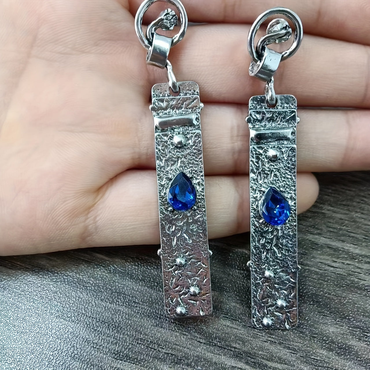 Vintage Bohemian Silver Plated Long Hang Earrings with Blue Gemstone and Floral Pattern - Alloy and Iron, Vintage Drop Resin Stud Earrings for Casual Wear, Vintage Style, Bohemian Style