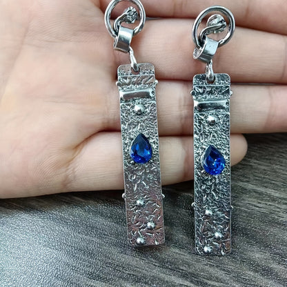 Vintage Bohemian Silver Plated Long Hang Earrings with Blue Gemstone and Floral Pattern - Alloy and Iron, Vintage Drop Resin Stud Earrings for Casual Wear, Vintage Style, Bohemian Style