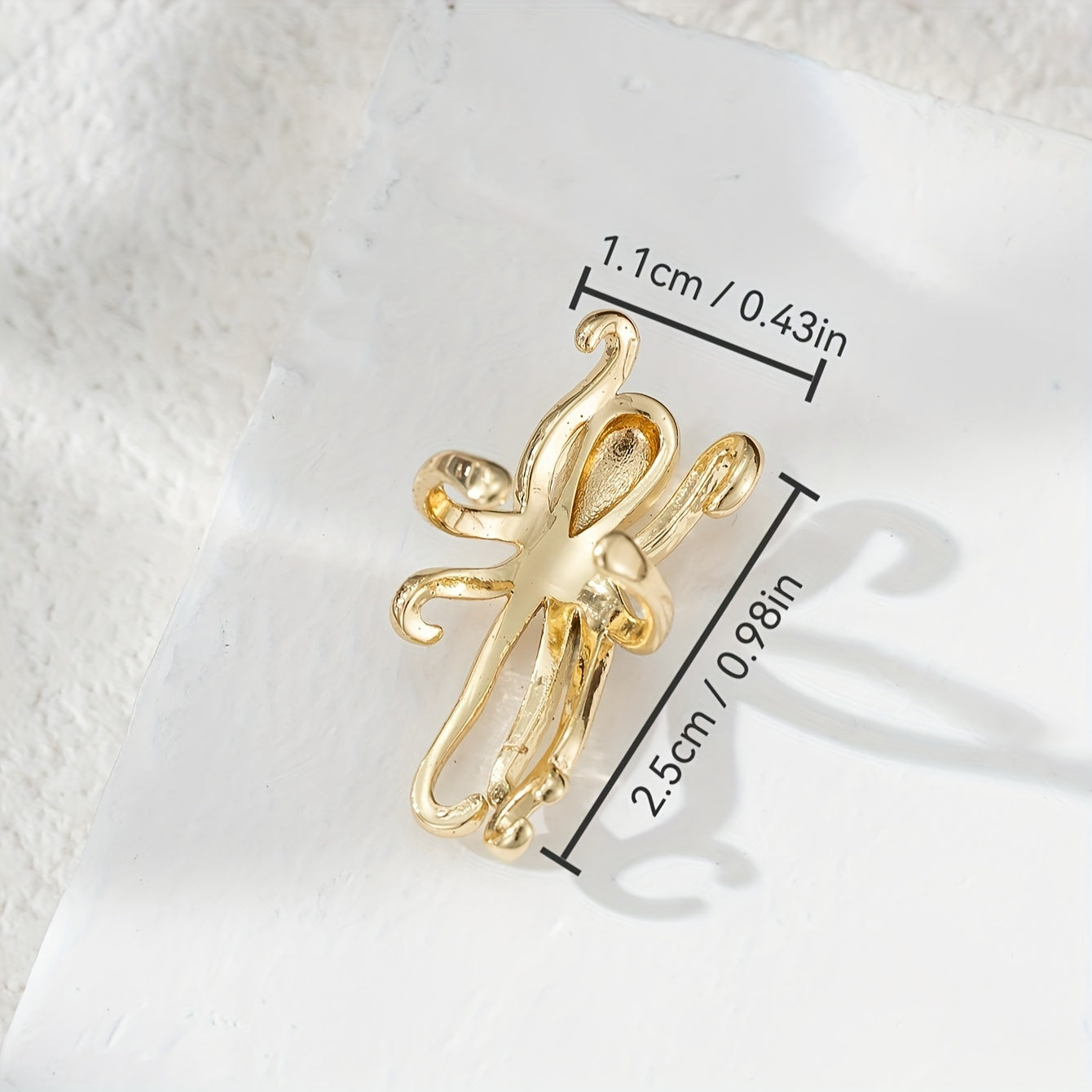 A classic and elegant octopus ear clip, copper fashion unplated ear clip, chic daily and party accessories jewelry, non-piercing design, single item