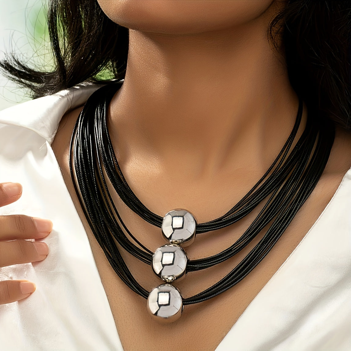 Vintage bohemian style exaggerated three-layer necklace, fashionable and elegant women's jewelry accessories