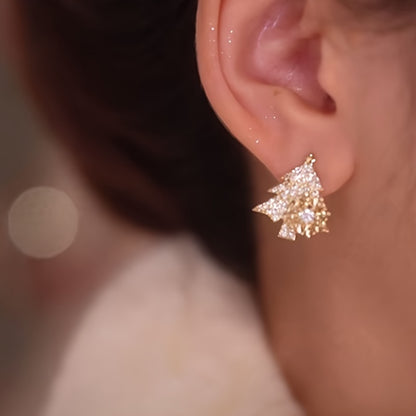 Elegant and luxurious Christmas tree snowflake stud earrings, fully paved with cubic Zirconia, cute holiday jewelry gifts, suitable for women and girls