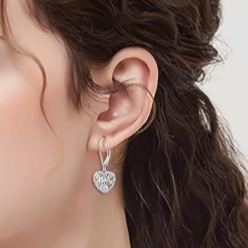 Stylish hollow heart pendant earrings, elegant filigree pendant earrings for engagement party, banquet jewelry, Valentine's Day anniversary gift, women's fashion accessories, minimalist style