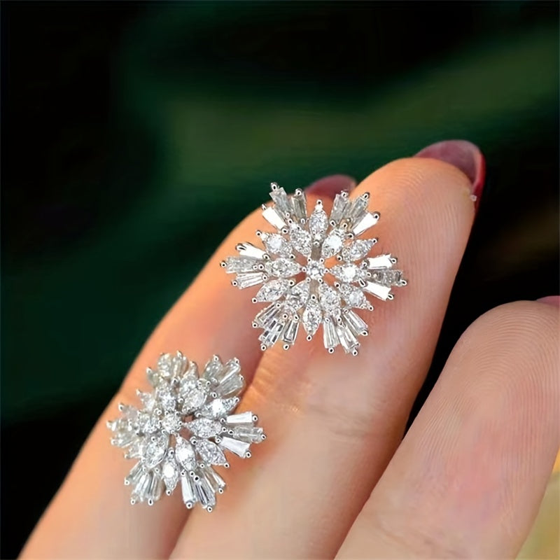 Exquisite sparkling synthetic zircon snowflake earrings, cute flower earrings, perfect for party gifts and Valentine's Day gifts.