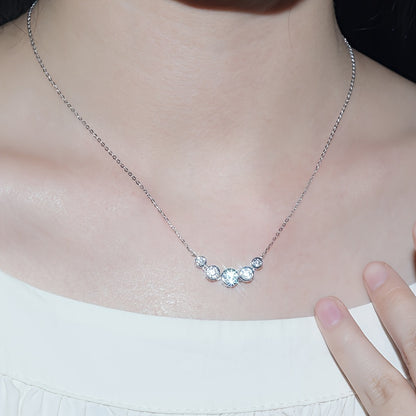 Ladies' elegant and simple five-stone cubic Zirconia pendant necklace, April birthday stone, carnival day wedding engagement wedding jewelry, copper plating process, all-season versatile chain