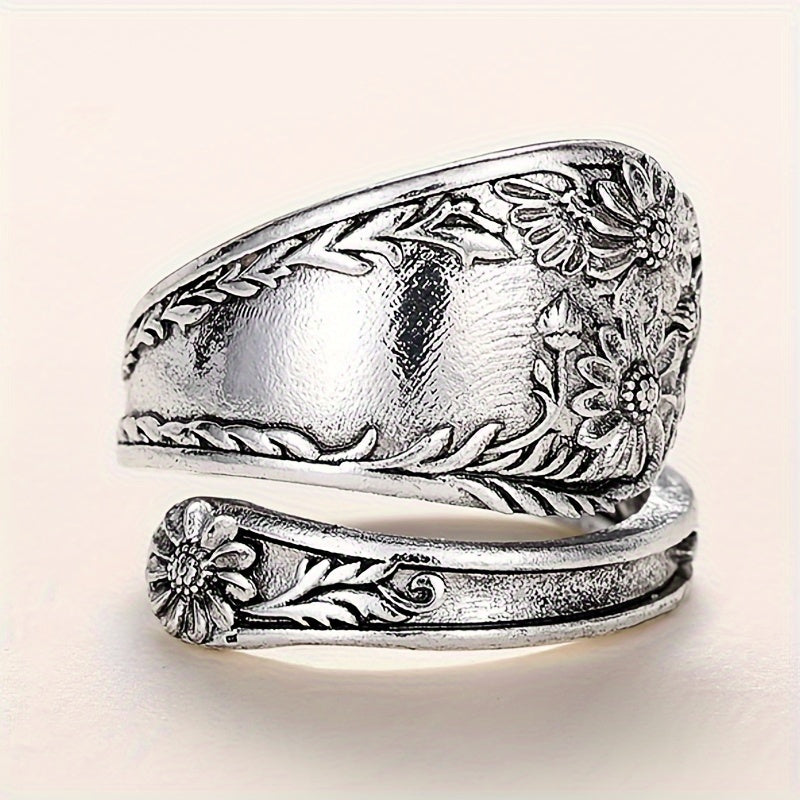 Wear this silver-plated sunflower-designed vintage spoon ring with everyday clothes to experience the charm of ancient England jewelry and travel through the chain of time.