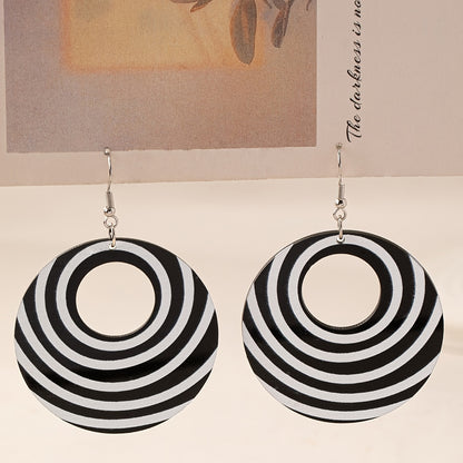 Vintage Bohemian Round Printed Hollow Striped Fashion Pendant Earrings, Vintage Bohemian Style, Black and White, Personality Pendant Earrings Ladies Accessories