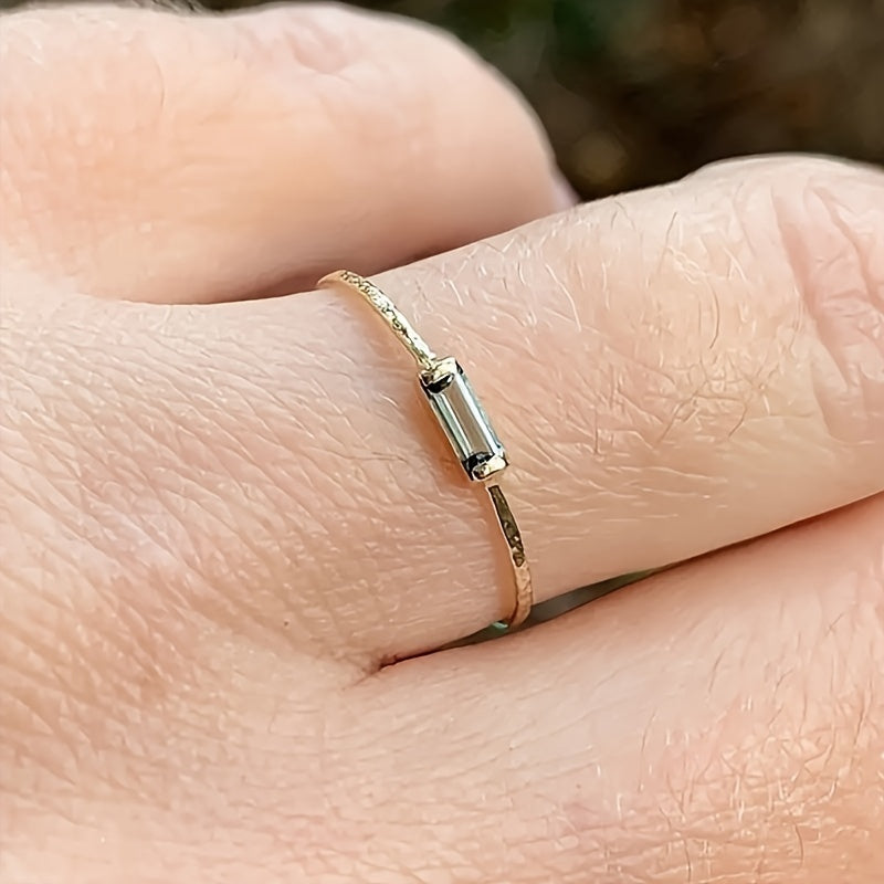 Stylish and simple retro square synthetic gemstone ring, Women's engagement wedding ring, birthday and Valentine's Day jewelry gift, chic and simple style