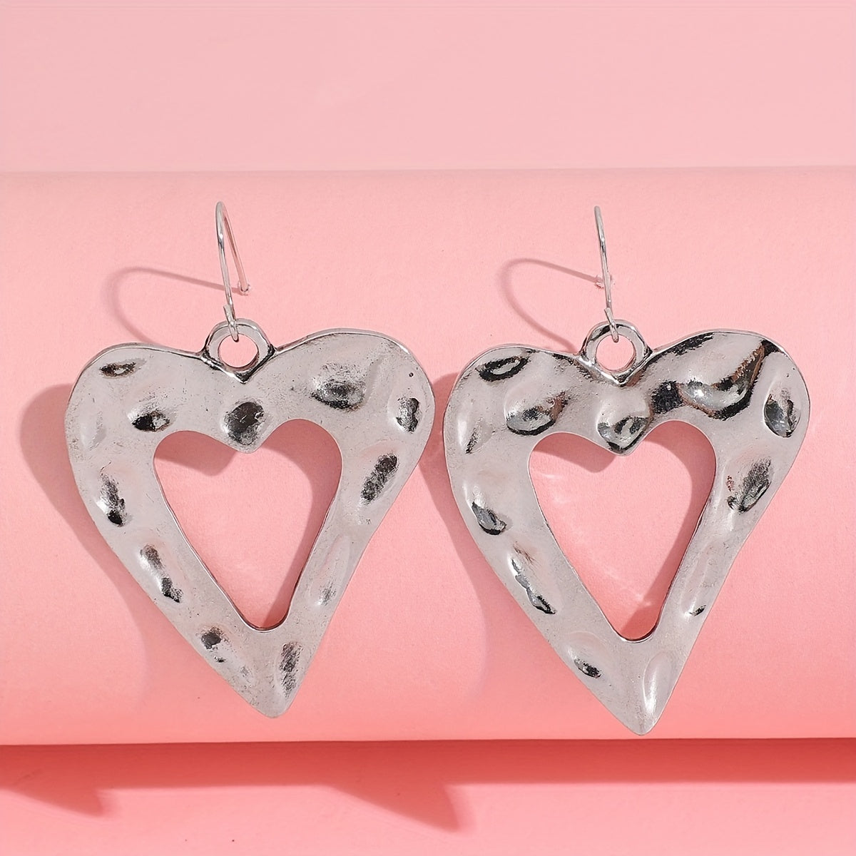 Valentine's Day Creative Hammer Heart Alloy Hook Earrings Vintage Minimalist Style Zinc Alloy Silver Plated Jewelry Women's Gift
