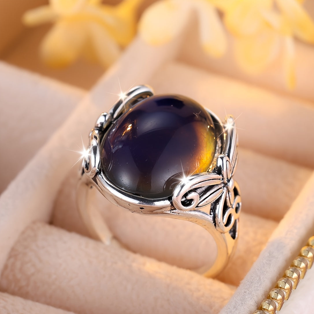 The retro mood ring is inlaid with water-like thermochromic stones, and there is a retro butterfly design on the base, which is suitable for men and women to wear.