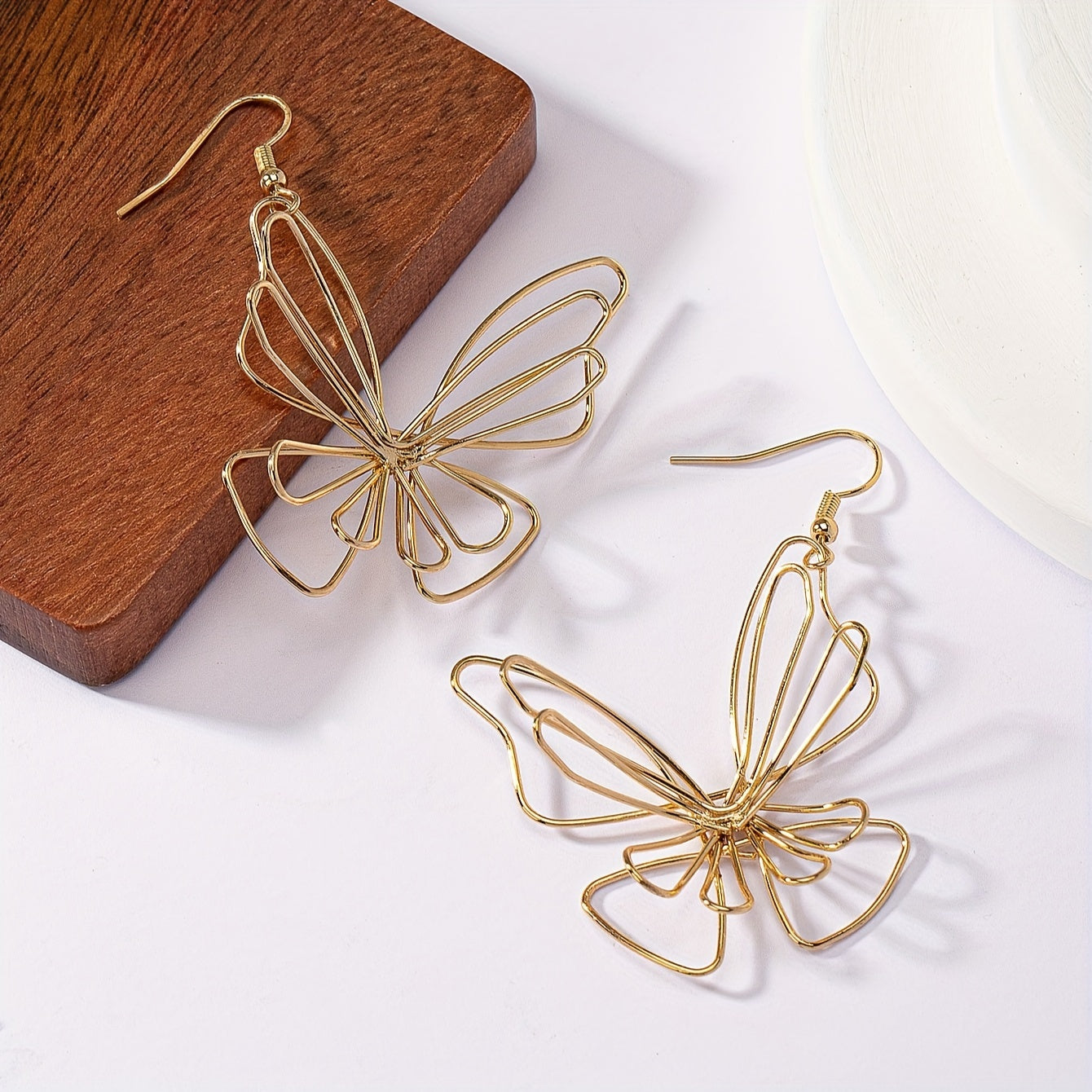 Exquisite Hollow Butterfly Design Wire Wrapped Drop Earrings Vintage Bohemian Style Alloy Jewelry Exquisite Earrings