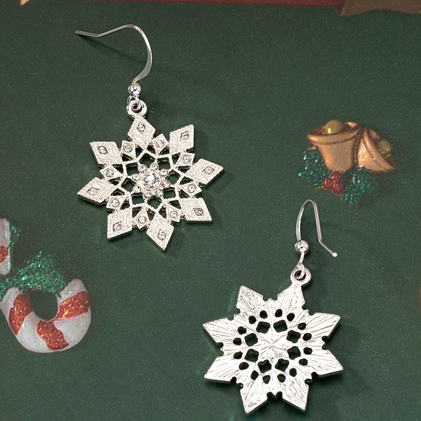 Christmas earrings Christmas tree snowman snowflake design pendant earrings cute party style cute Christmas earrings