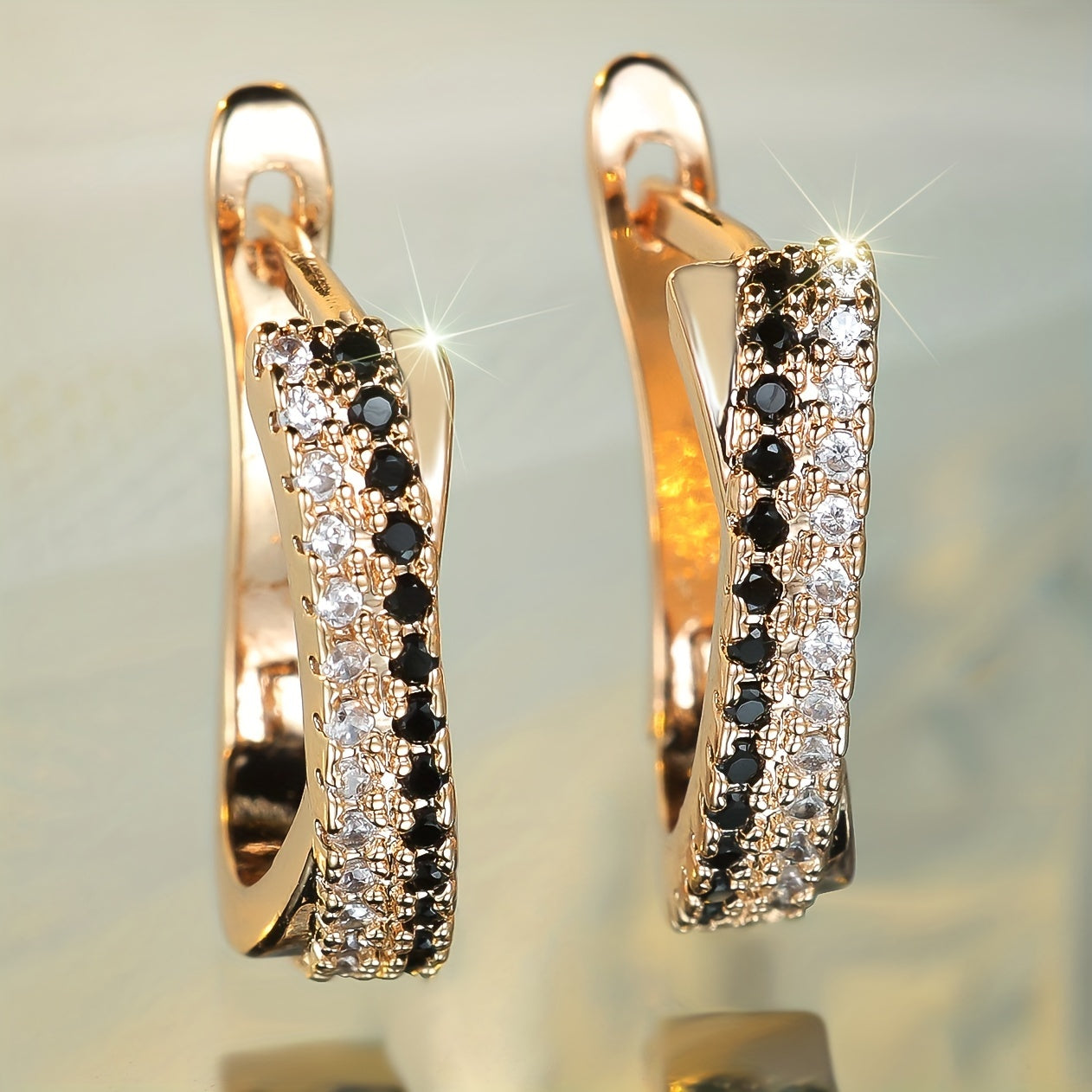 A pair of elegant and stylish colorful cross-ear buckles for Christmas luxury ladies ring earrings