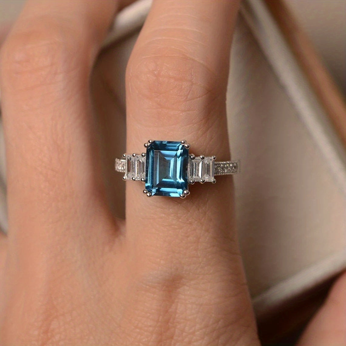 Fashion Princess Cut Aquamarine Ring Ladies Engagement and Wedding Ring Jewelry