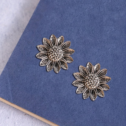 Retro small daisy stud earrings personalized sunflower earrings gift