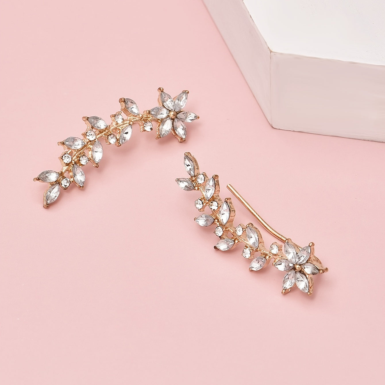 1 Pair of Bohemian Crystal Leaf Earrings - Rose Pendant and Earring Design, Women's Gold Zinc Alloy Fashion Jewelry, Perfect for Casual Clothing or Gifts, Women's Gifts | Clip-on Earrings | Crystal Decoration, Novel Earrings