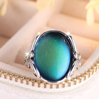 The retro mood ring is inlaid with water-like thermochromic stones, and there is a retro butterfly design on the base, which is suitable for men and women to wear.