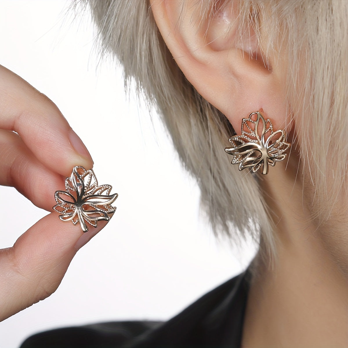 Pair of Shiny Hollow Clip Earrings Golden Tree of Life Glitter Ring Wedding Earrings Ladies Gold Jewelry Christmas Gift