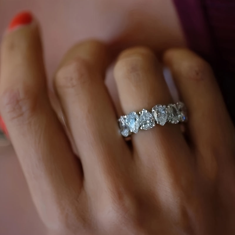 Fashion drop-shaped Zirconia inlaid with diamonds, symbolizing beauty and fashion, suitable for engagement/wedding rings