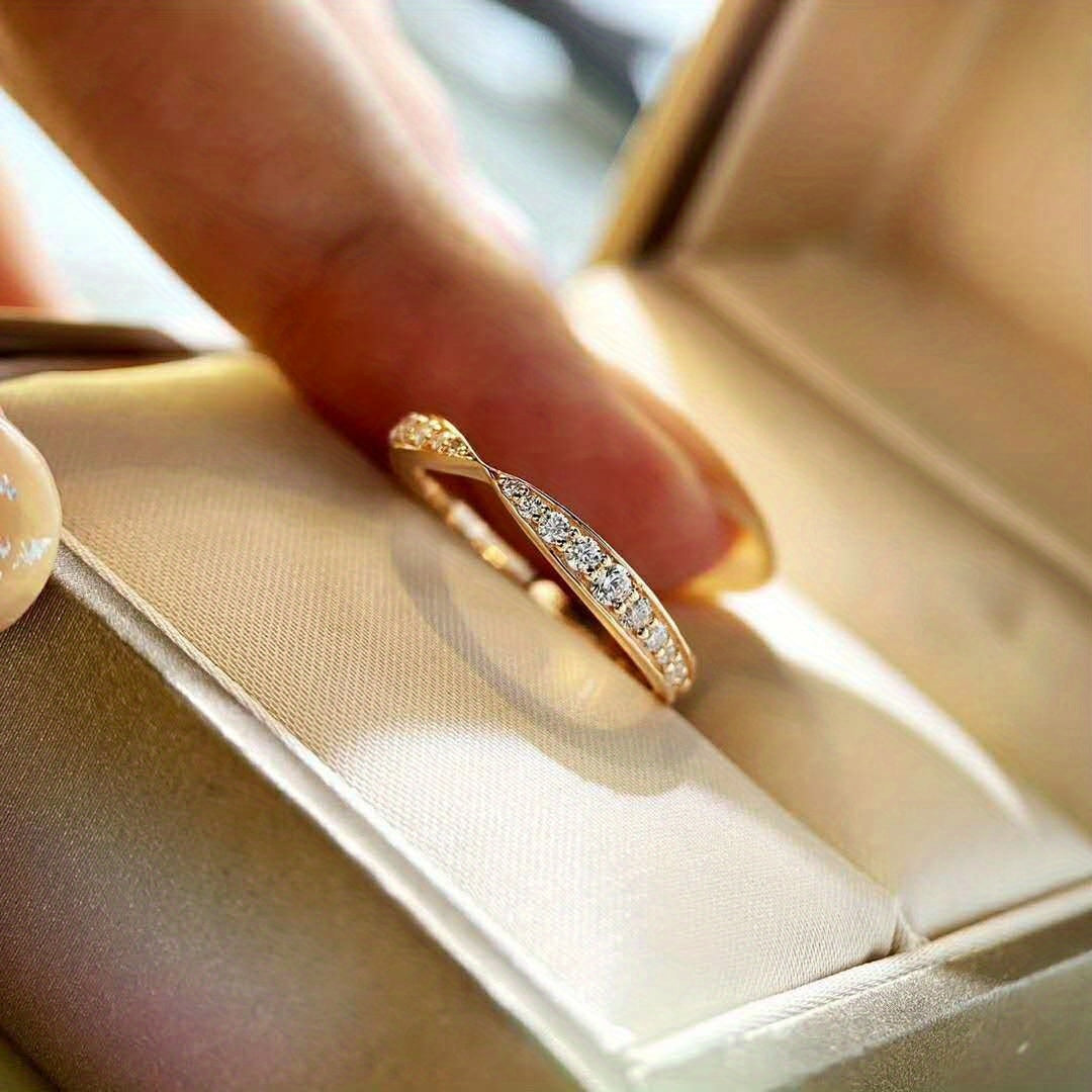 Elegant 18K gold-plated band ring with sparkling zirconia - stylish design for engagement, wedding and casual wear - ideal for Valentine's Day